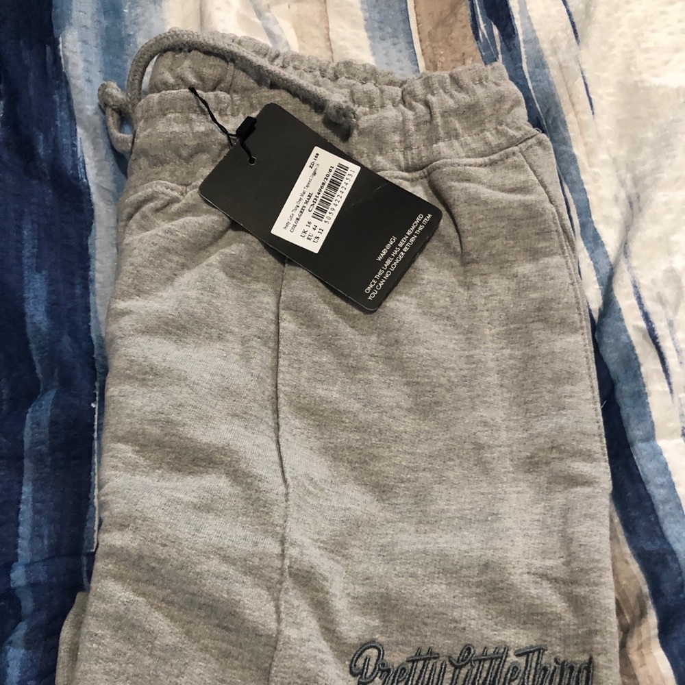 Prettylittlething Sweatpants, grey, size 12